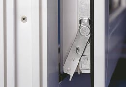 Ухаживаем за фурнитурой правильно